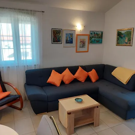 Apartment Lana *